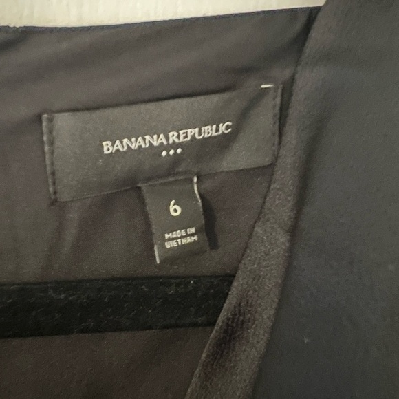 Banana Republic Elegant Black Sleeveless Dress with cowl neckline size 6 (E120) - Picture 4 of 16